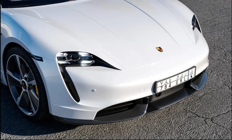 Porsche Taycan · Surface and reflection